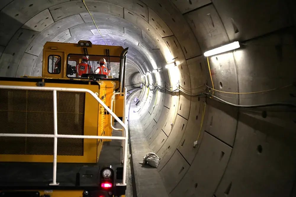 CD40-Crossrail-locomotive