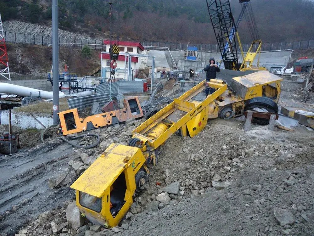 Clayton battery locomotive repair