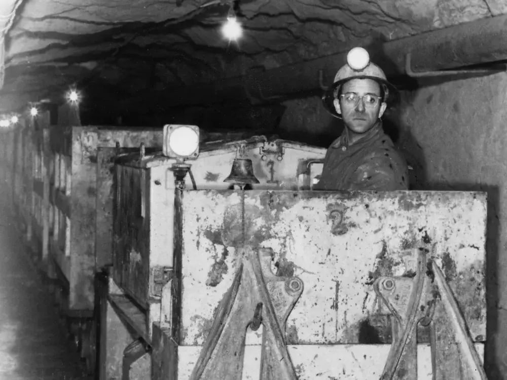 Clayton FLP battery locomotive