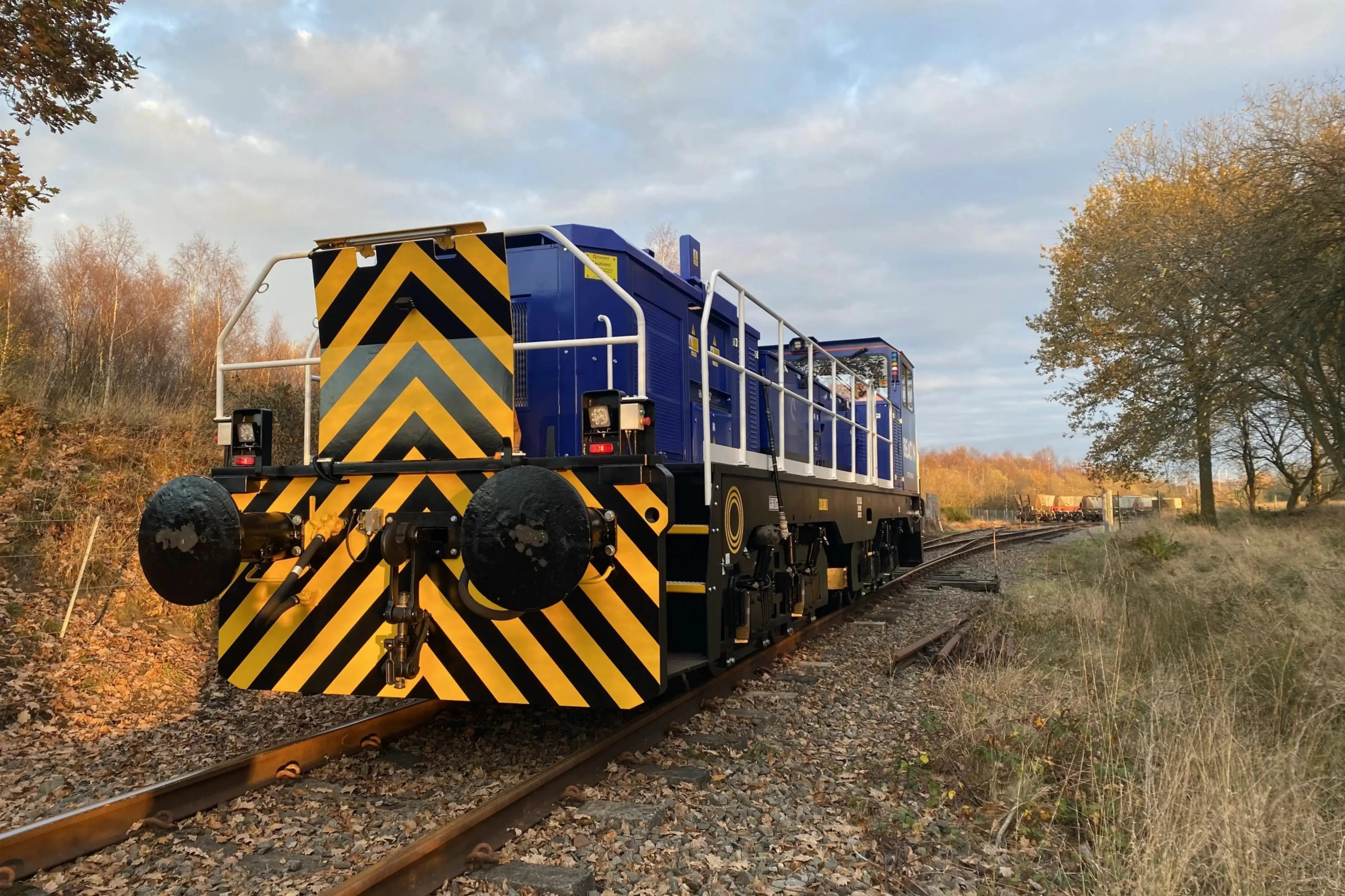 Shunting Locomotive  (1)
